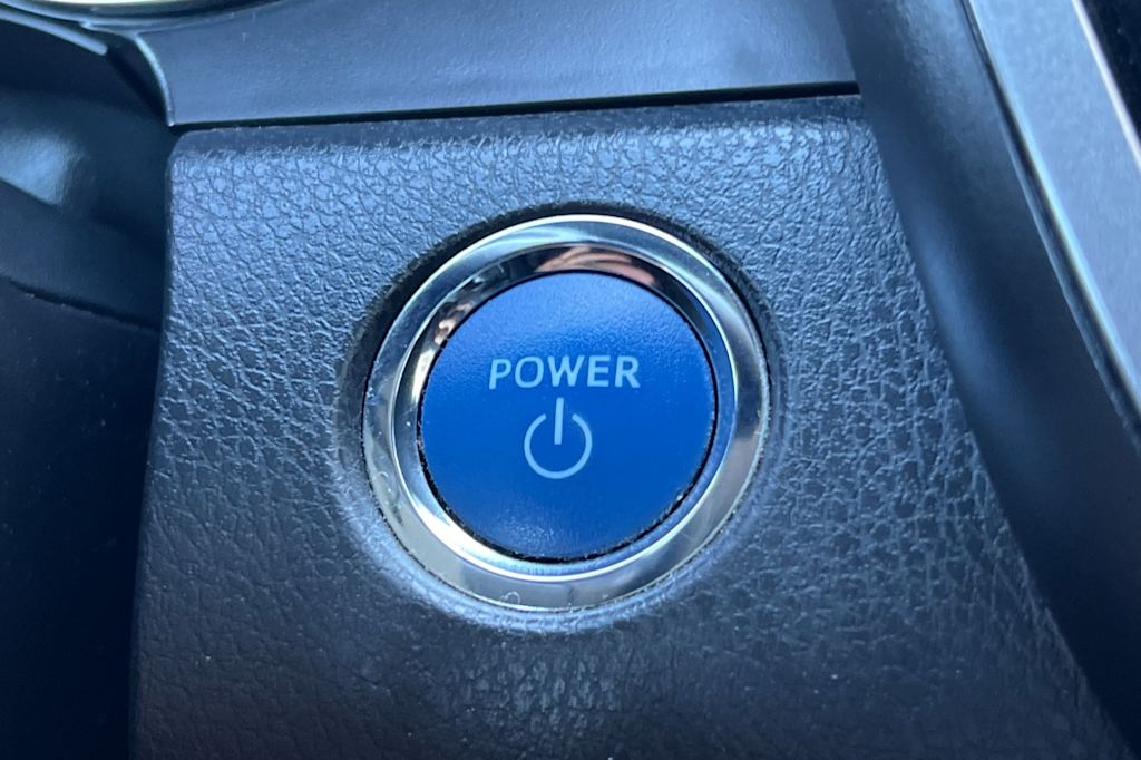 Thumbnail: 2020 Toyota Camry - 25