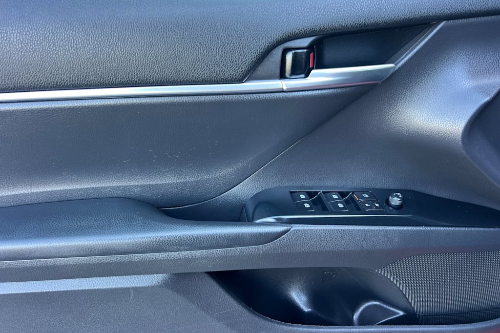 Thumbnail: 2020 Toyota Camry - 20