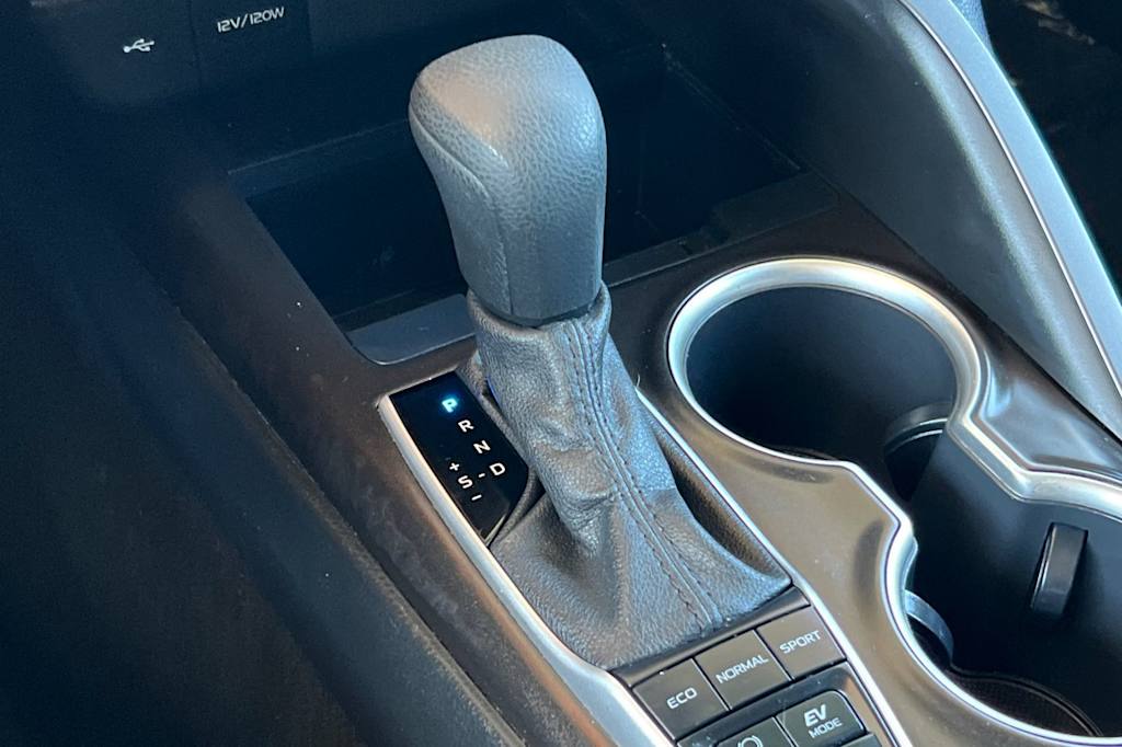 Thumbnail: 2021 Toyota Camry - 15
