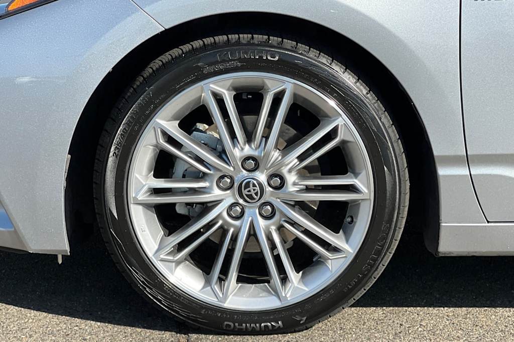 Thumbnail: 2021 Toyota Avalon - 8