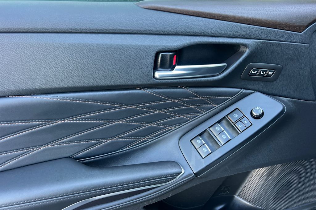 Thumbnail: 2021 Toyota Avalon - 20