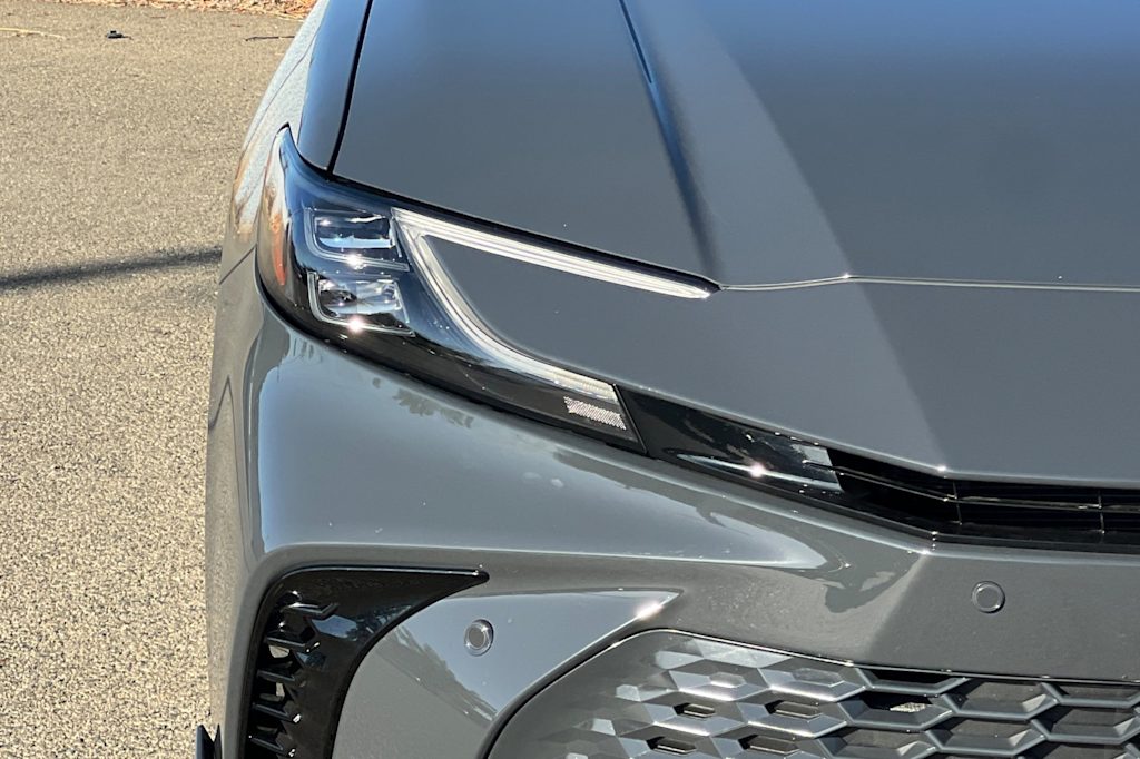 Thumbnail: 2025 Toyota Camry - 18