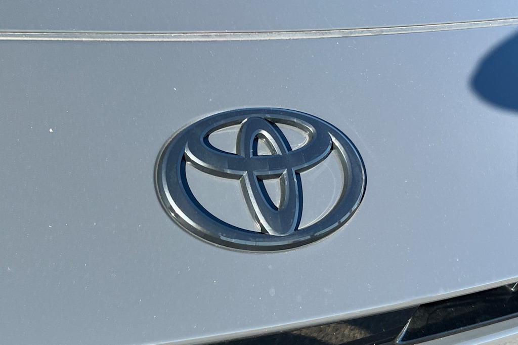 Thumbnail: 2025 Toyota Camry - 17
