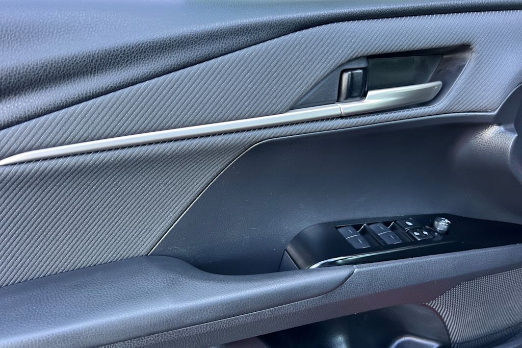Thumbnail: 2025 Toyota Camry - 21