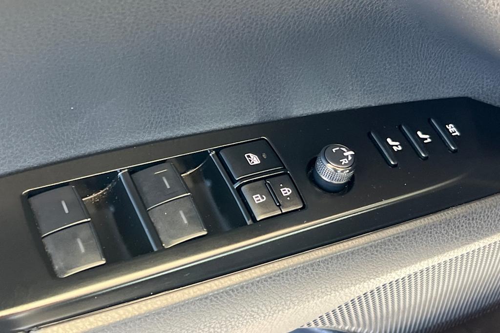 Thumbnail: 2025 Toyota Camry - 20