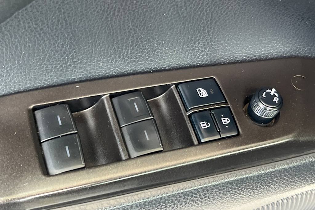 Thumbnail: 2021 Toyota Camry - 21