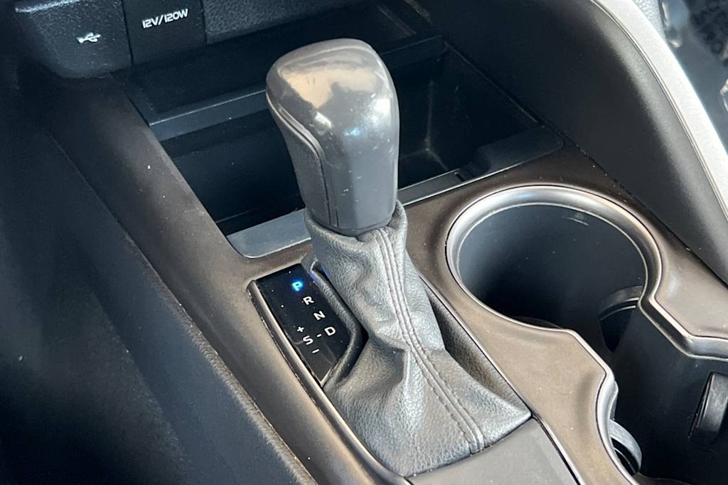 Thumbnail: 2021 Toyota Camry - 14