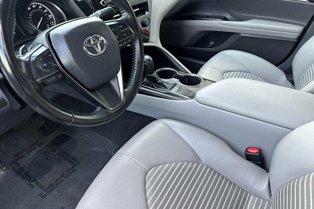 2022 Toyota Camry SE 9