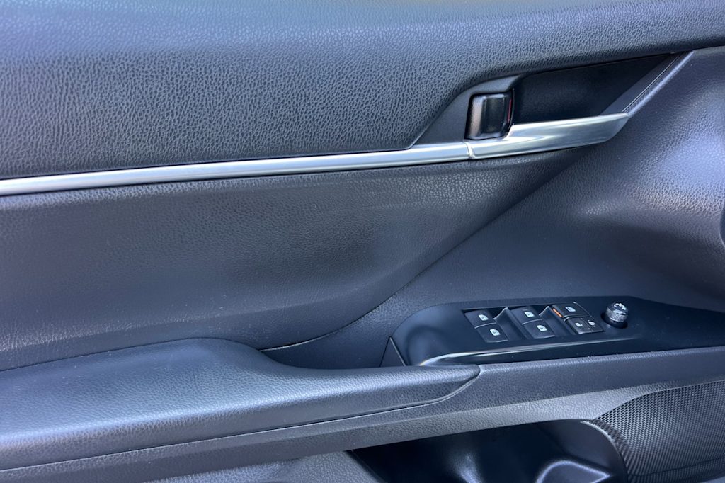 Thumbnail: 2020 Toyota Camry - 19