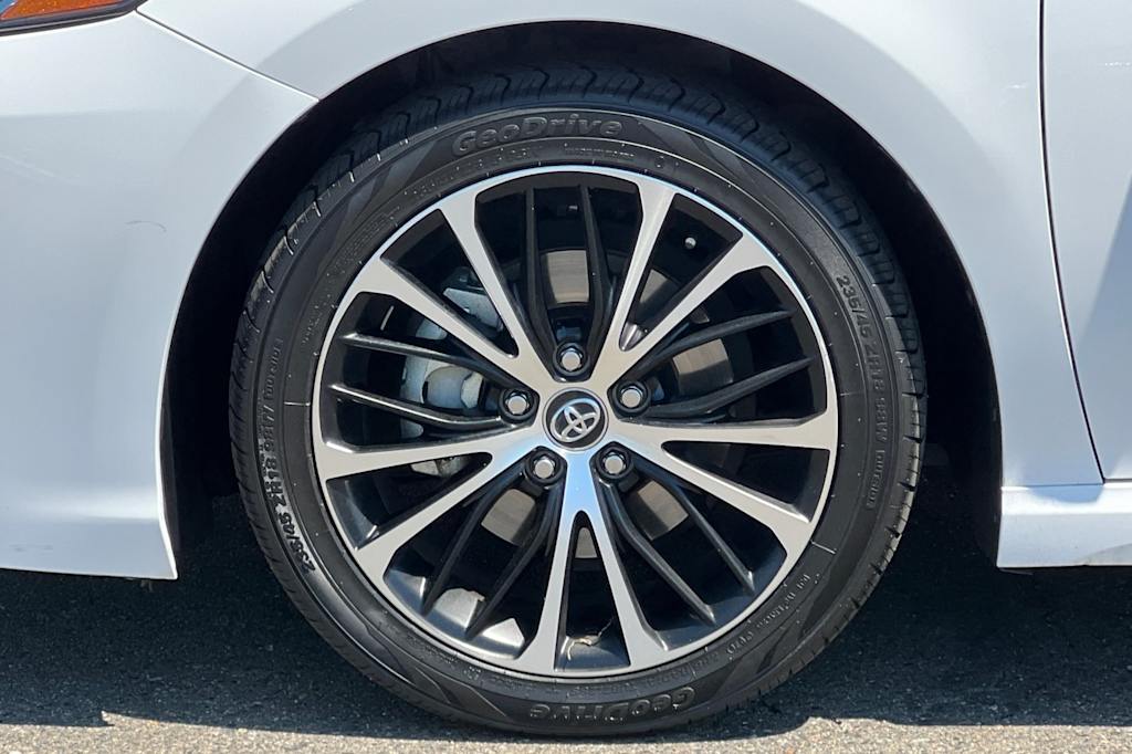 Thumbnail: 2020 Toyota Camry - 7