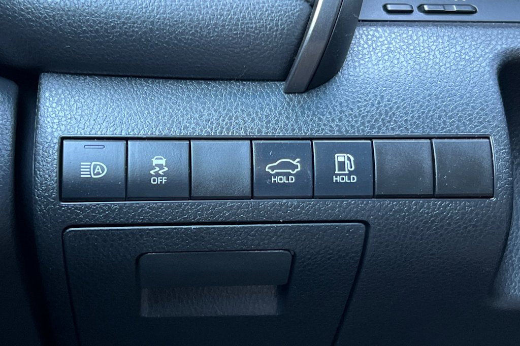 Thumbnail: 2020 Toyota Camry - 29