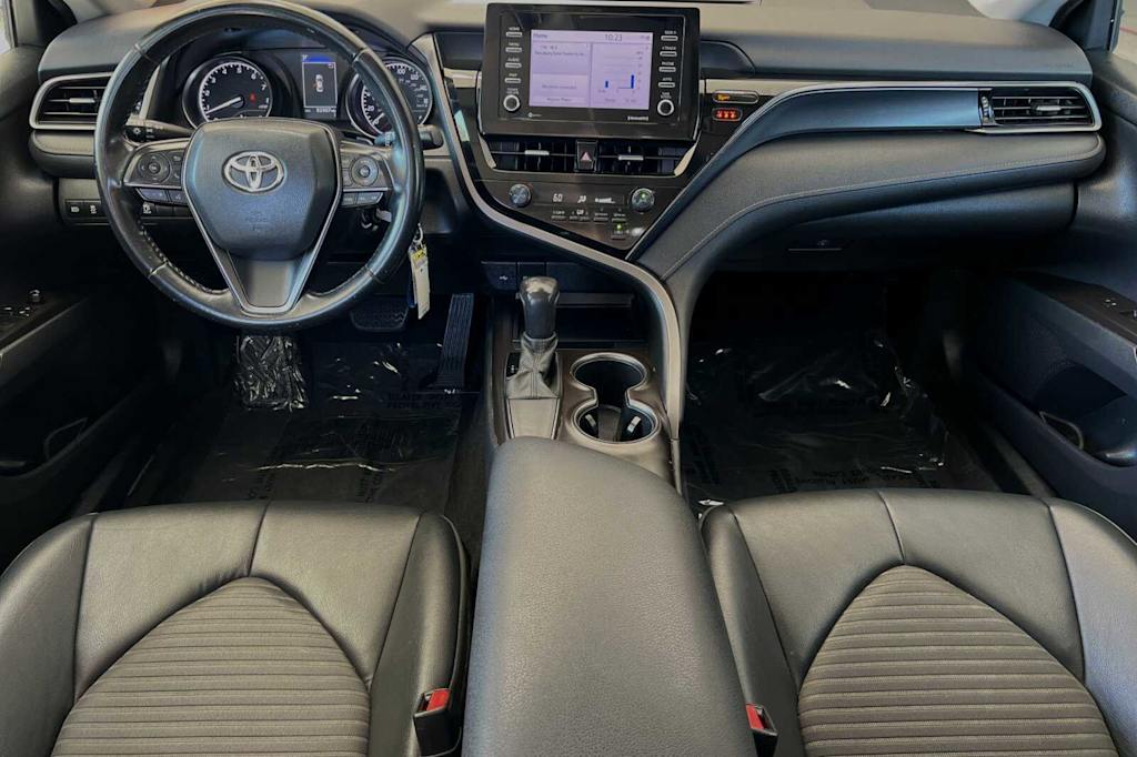 2021 Toyota Camry SE 2