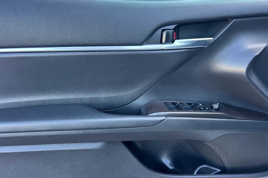 2023 Toyota Camry SE 19
