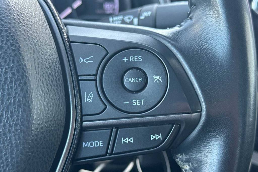 2022 Toyota Camry SE 27