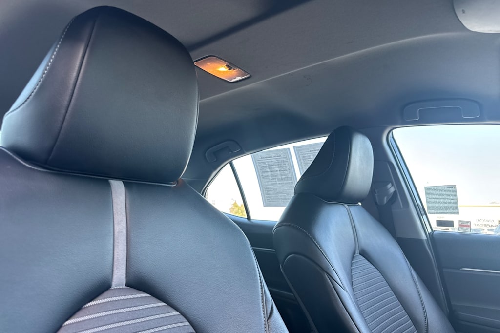 2022 Toyota Camry SE 9