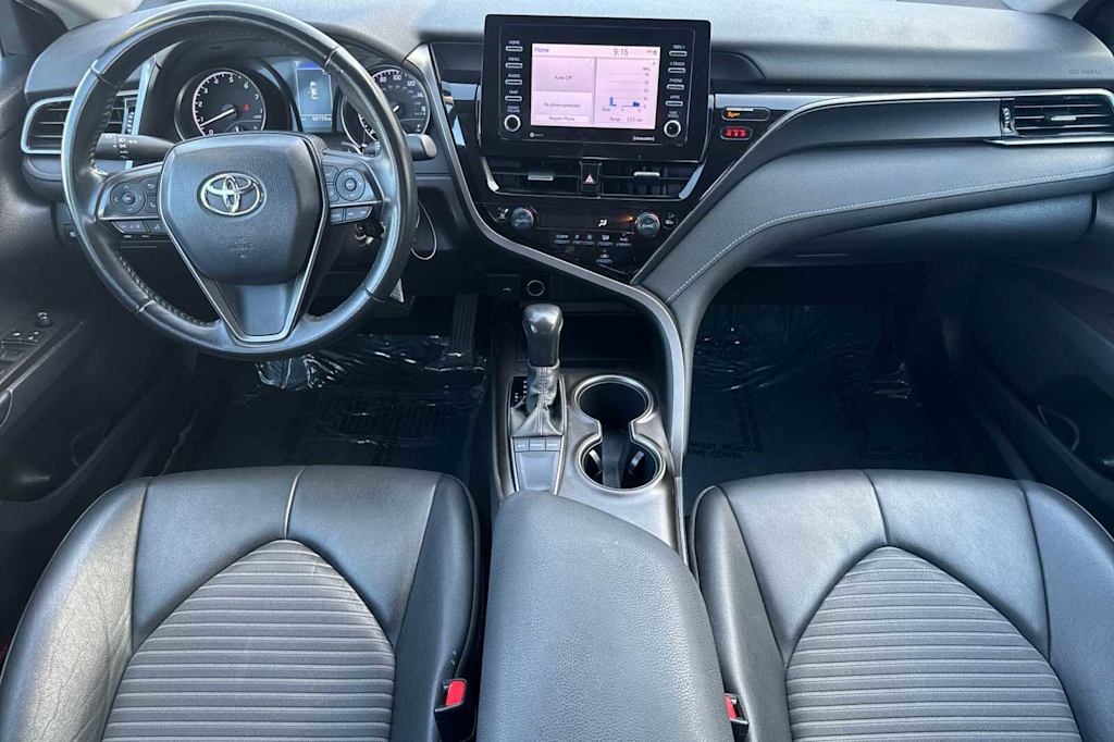 2022 Toyota Camry SE 2