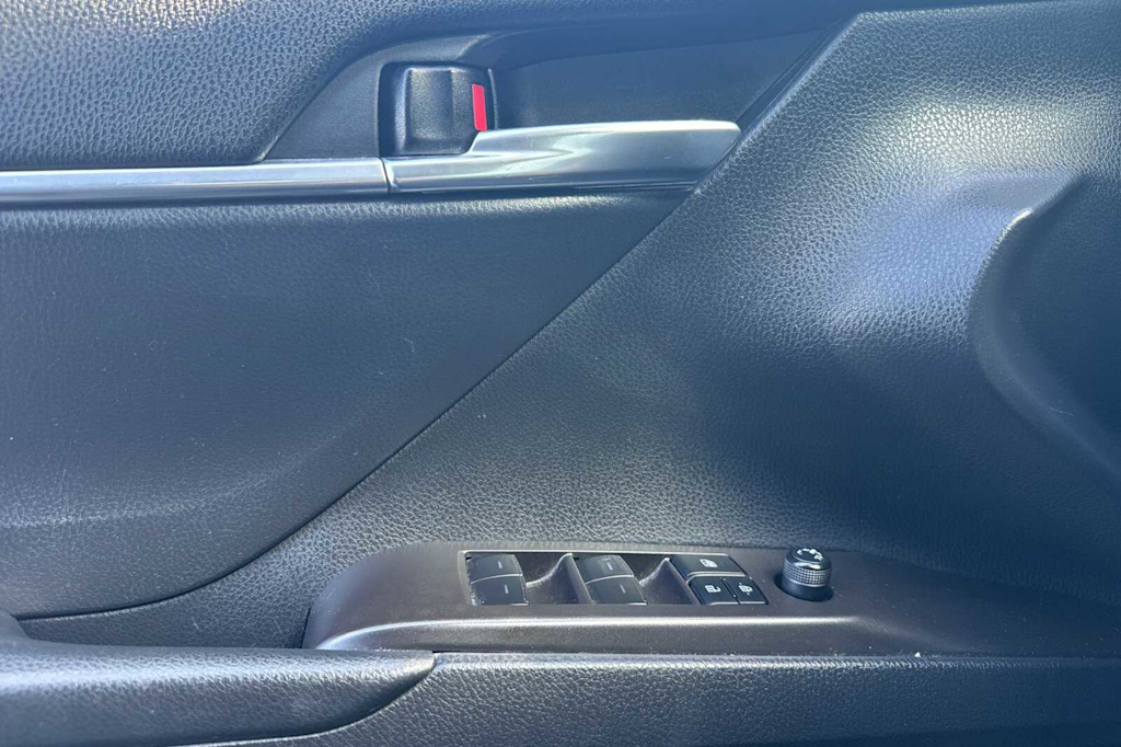 2022 Toyota Camry SE 20