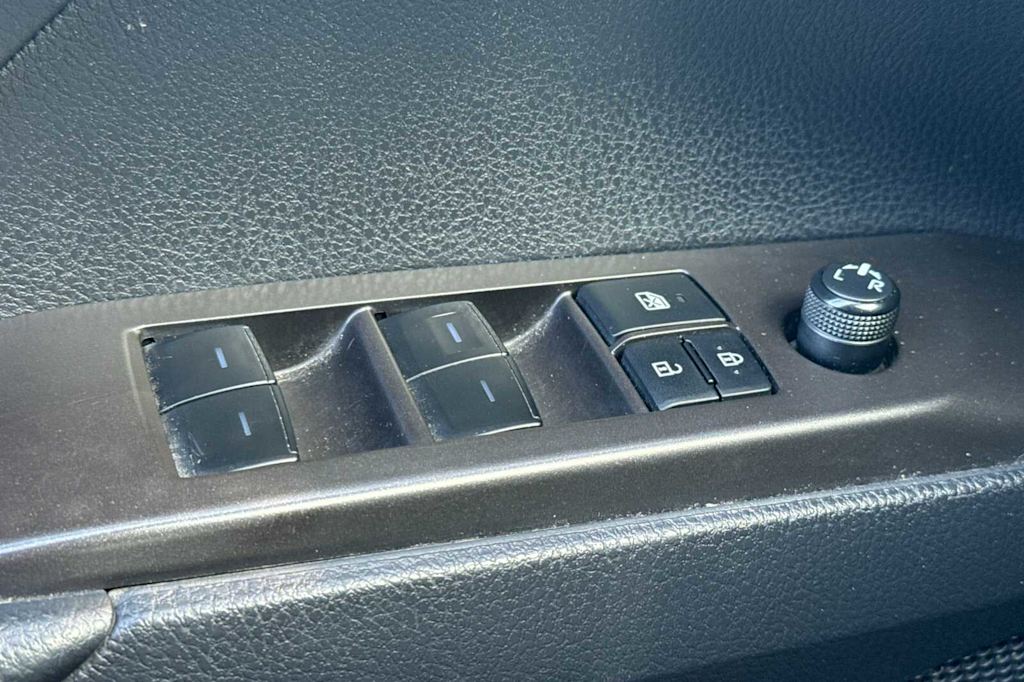 2022 Toyota Camry SE 21