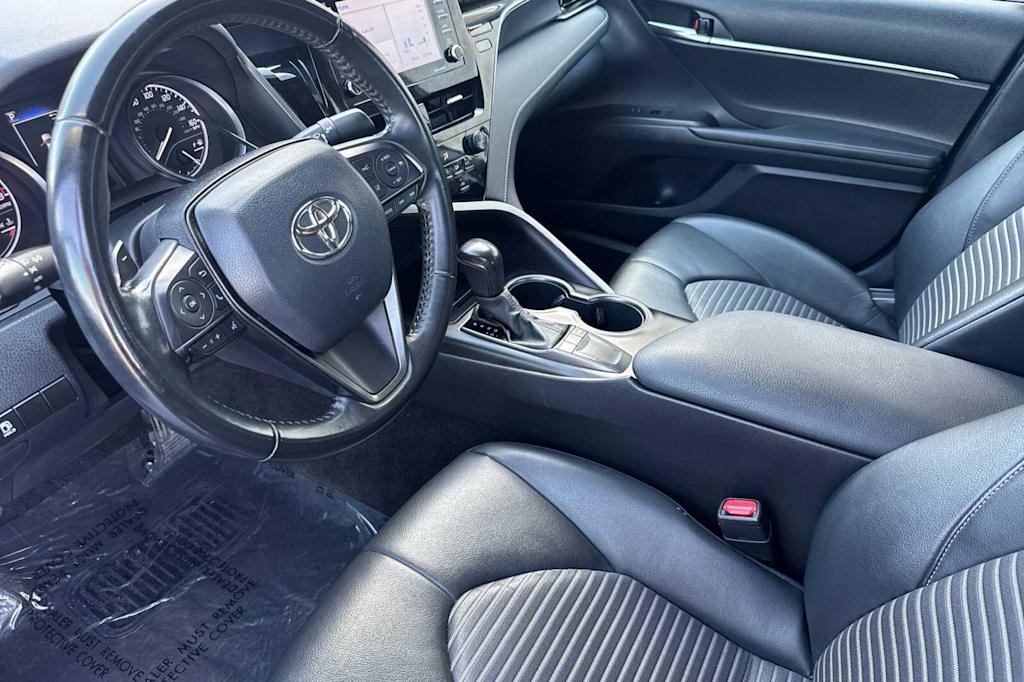 2022 Toyota Camry SE 8
