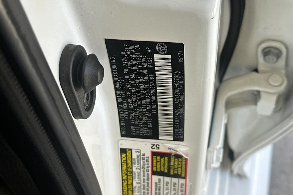 Thumbnail: 2021 Toyota Camry - 16