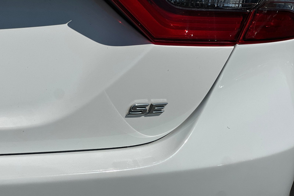 Thumbnail: 2021 Toyota Camry - 7