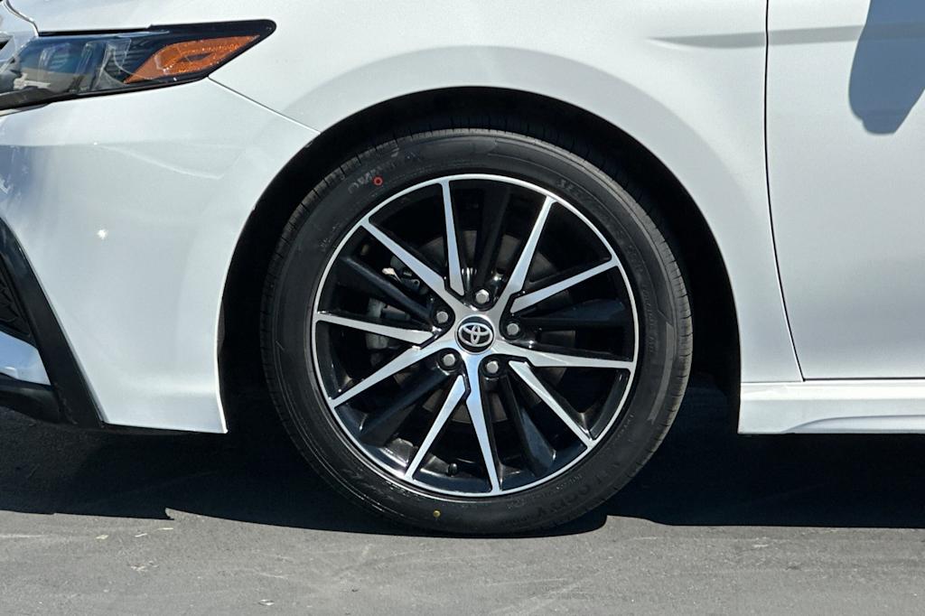 Thumbnail: 2021 Toyota Camry - 8