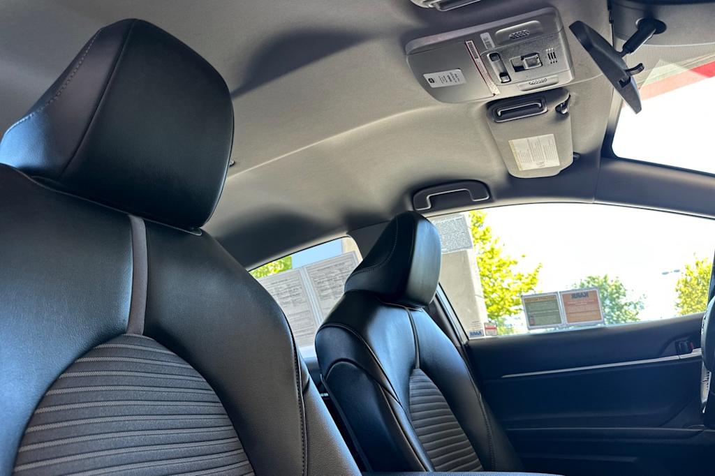 Thumbnail: 2021 Toyota Camry - 22