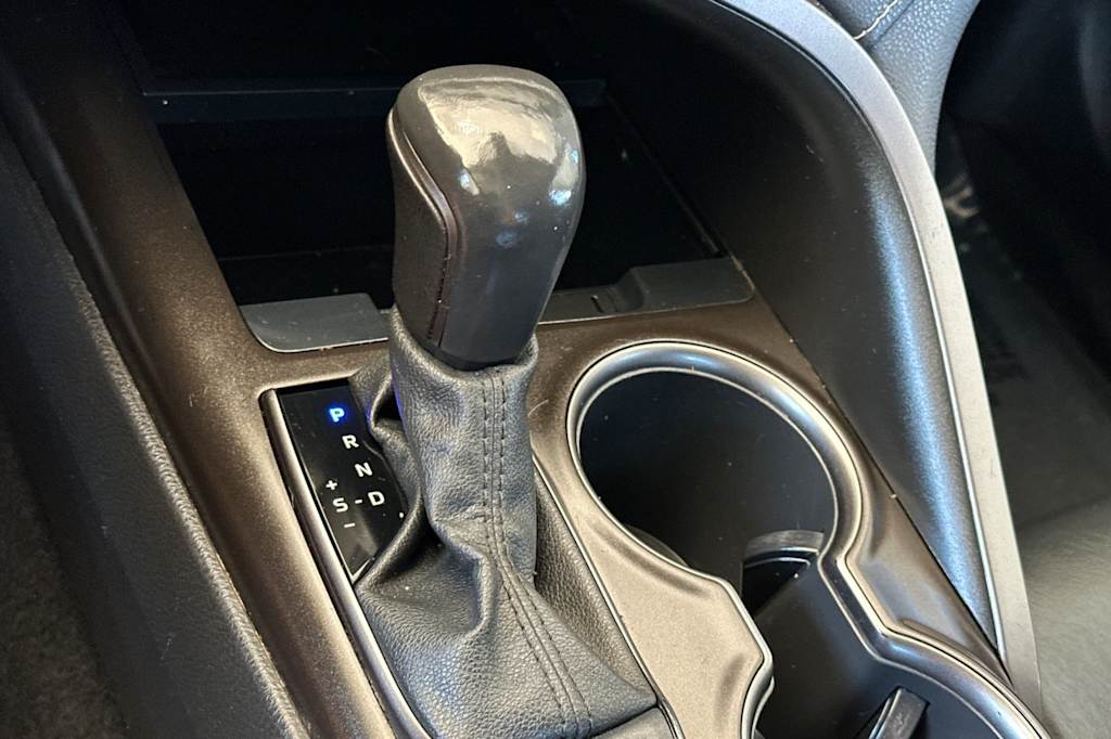 Thumbnail: 2021 Toyota Camry - 14