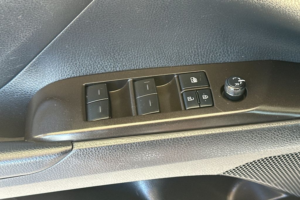 Thumbnail: 2021 Toyota Camry - 21