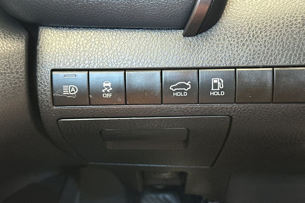 Thumbnail: 2021 Toyota Camry - 30