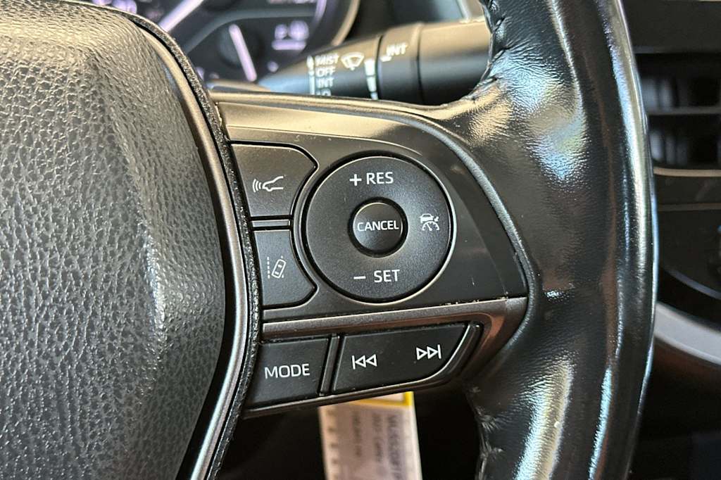 Thumbnail: 2021 Toyota Camry - 28