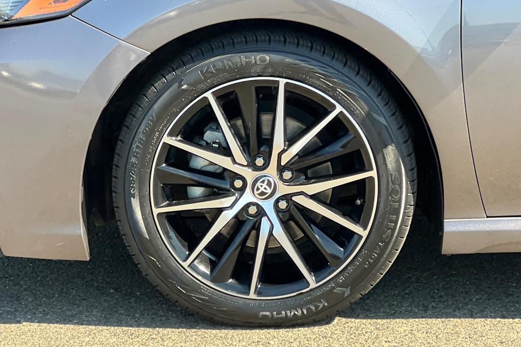 Thumbnail: 2022 Toyota Camry - 7