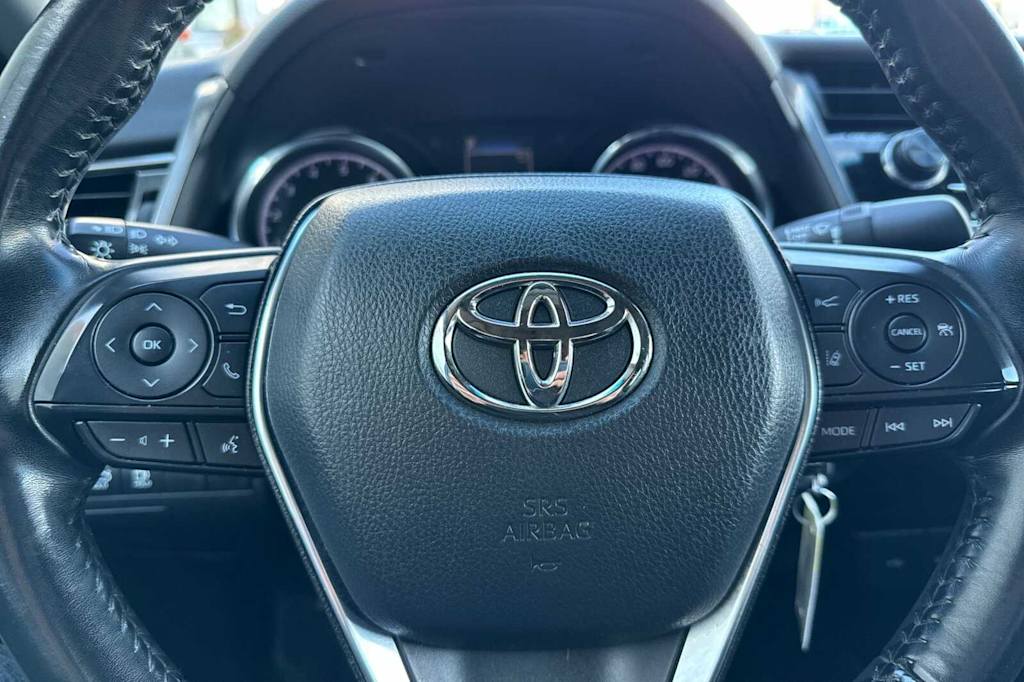 2020 Toyota Camry SE 26