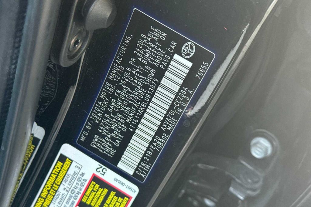 2020 Toyota Camry SE 16