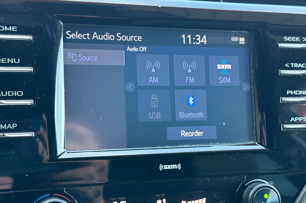 2020 Toyota Camry SE 13