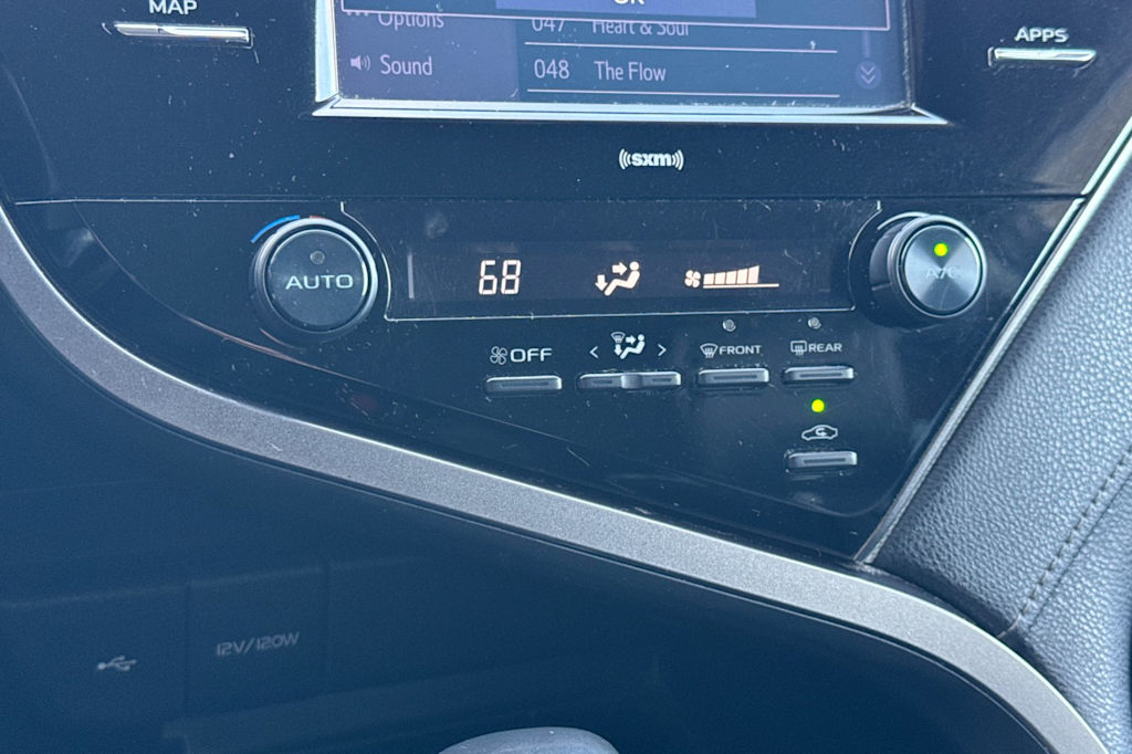 2020 Toyota Camry SE 25