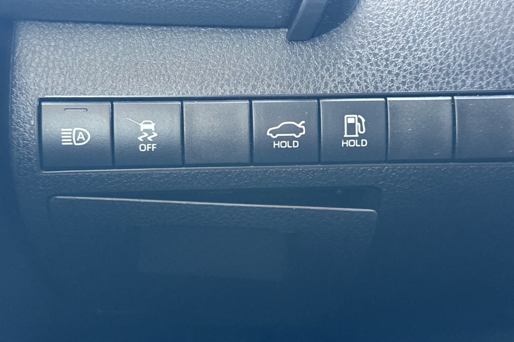 2020 Toyota Camry SE 30