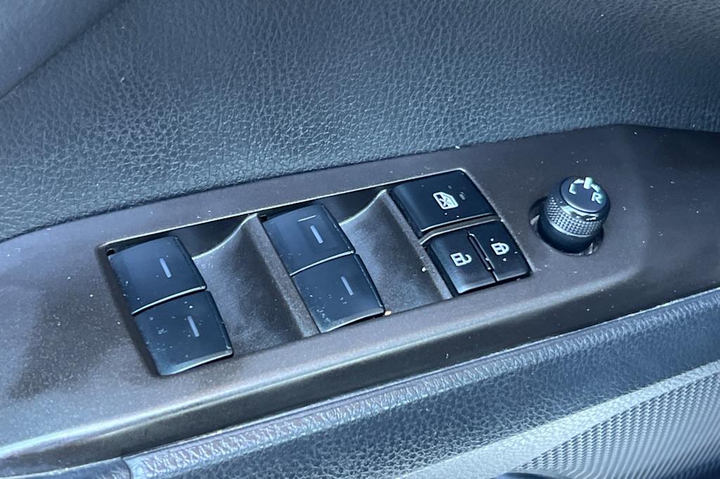 Thumbnail: 2023 Toyota Camry - 21