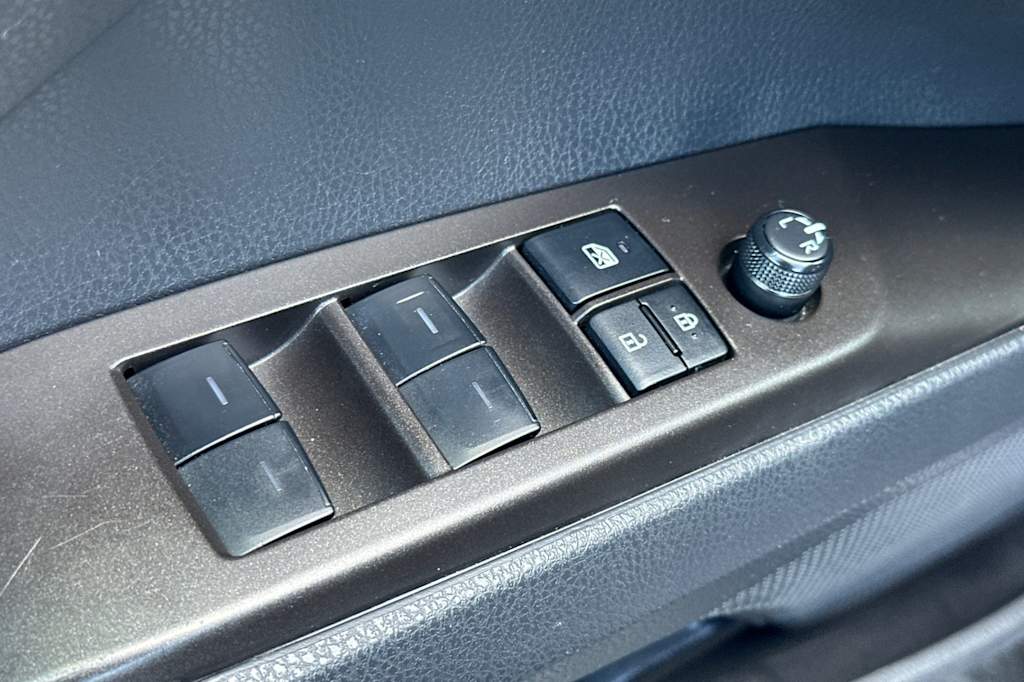 Thumbnail: 2022 Toyota Camry - 22