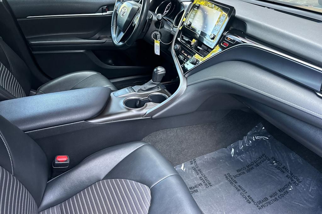 Thumbnail: 2022 Toyota Camry - 13