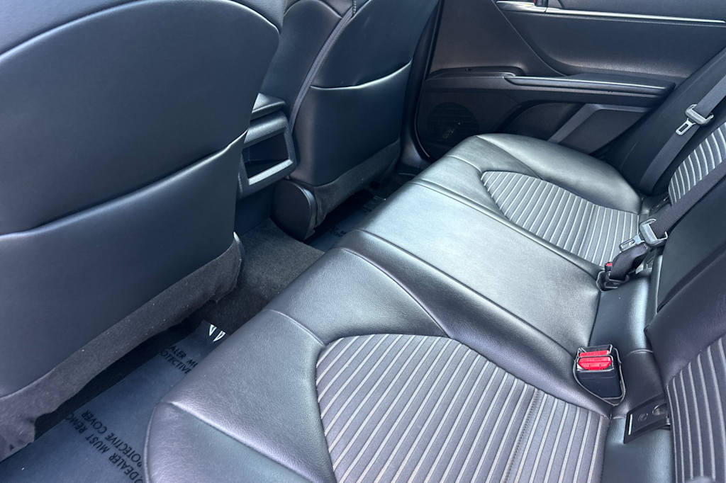 Thumbnail: 2022 Toyota Camry - 11