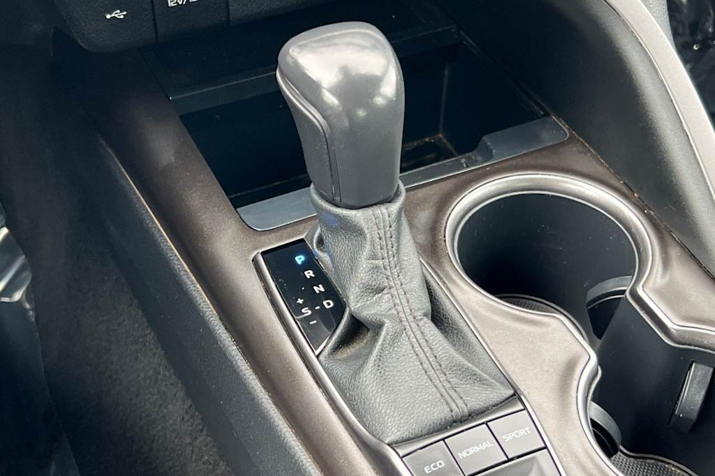 Thumbnail: 2023 Toyota Camry - 13