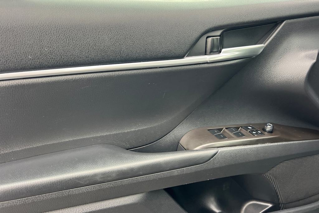 Thumbnail: 2023 Toyota Camry - 18