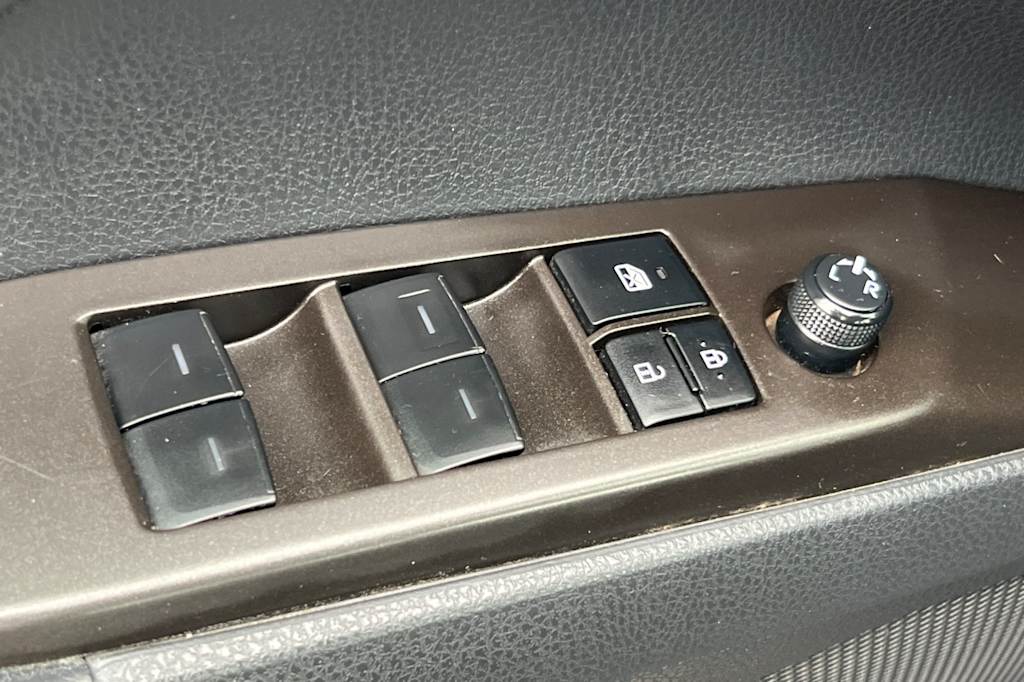 Thumbnail: 2023 Toyota Camry - 19