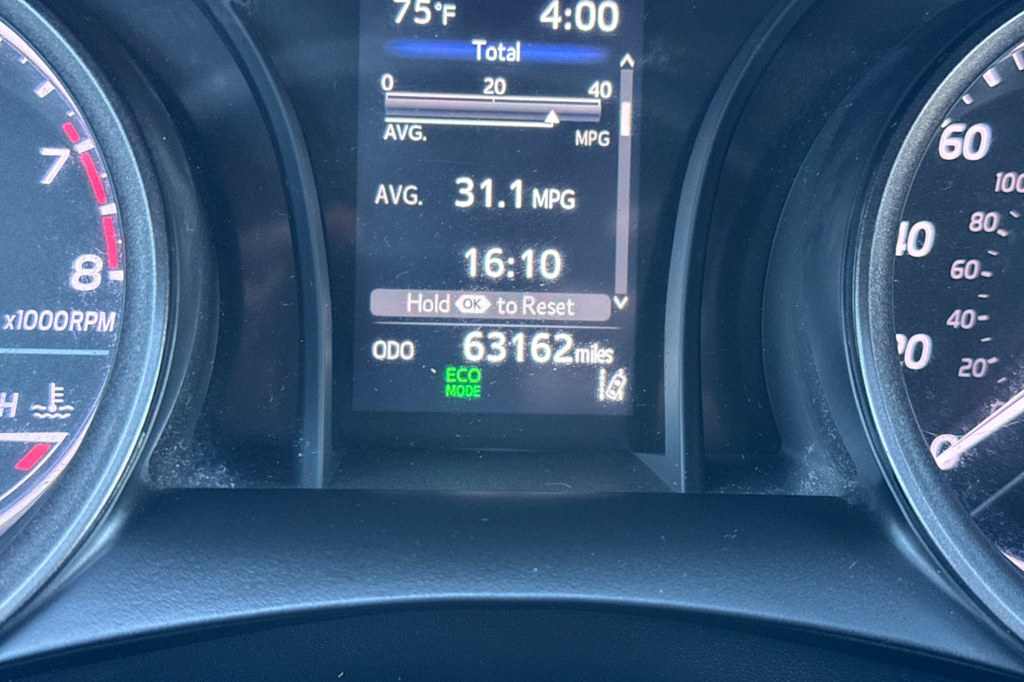 2022 Toyota Camry SE 28