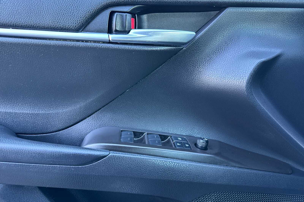 2022 Toyota Camry SE 20