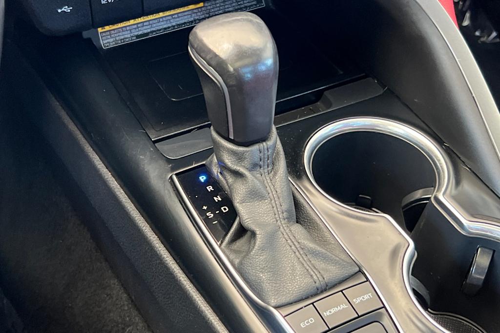 Thumbnail: 2020 Toyota Camry - 27