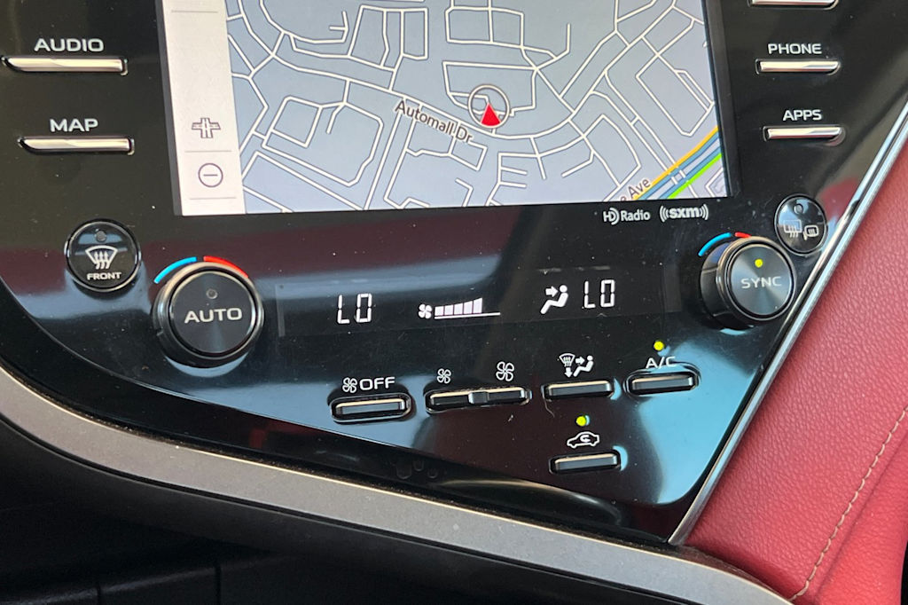 Thumbnail: 2020 Toyota Camry - 26