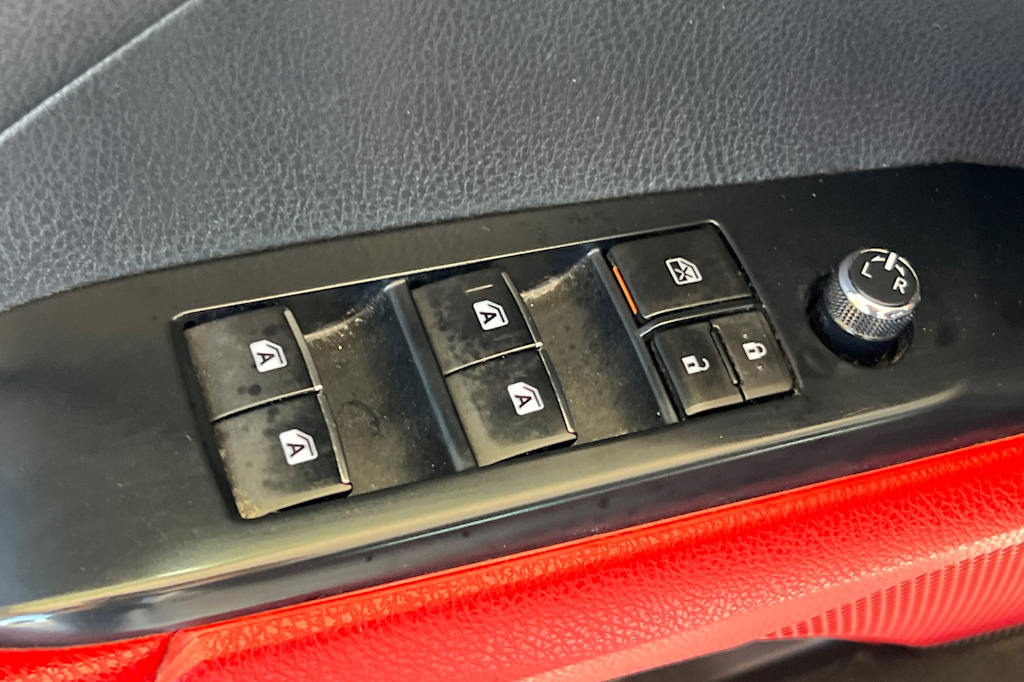 Thumbnail: 2020 Toyota Camry - 20