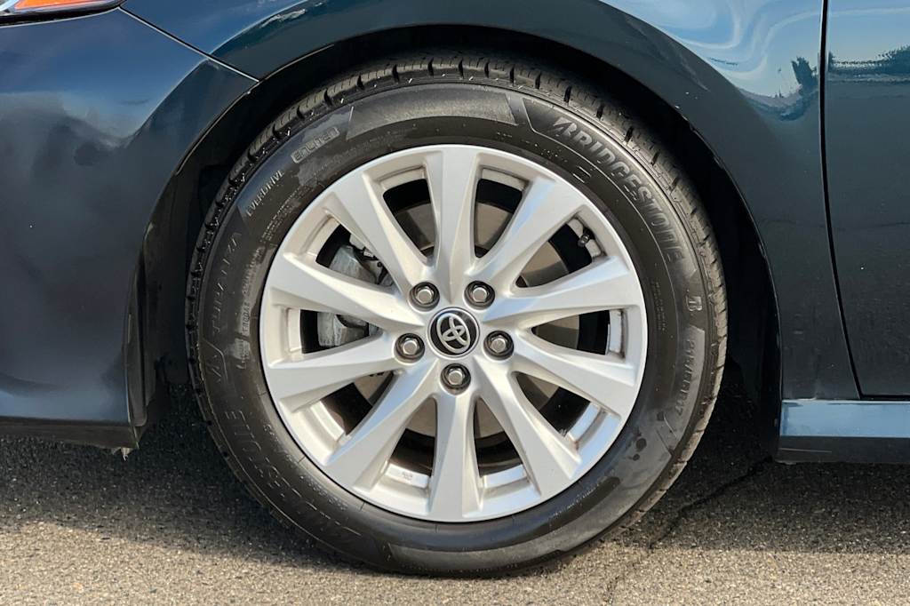 Thumbnail: 2020 Toyota Camry - 8